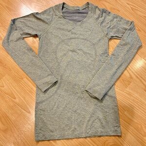 Swiftly Tech Long Sleeve Shirt - Size 6 - Green/Grey